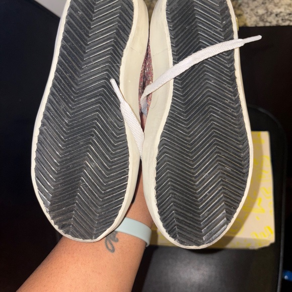 Golden Goose - Picture 3 of 3